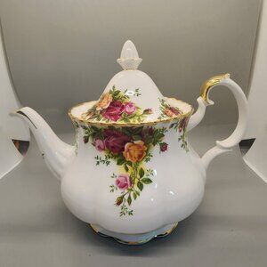 Royal Albert Old Country Roses Teapot Tea Pot Bone China Vintage 1962